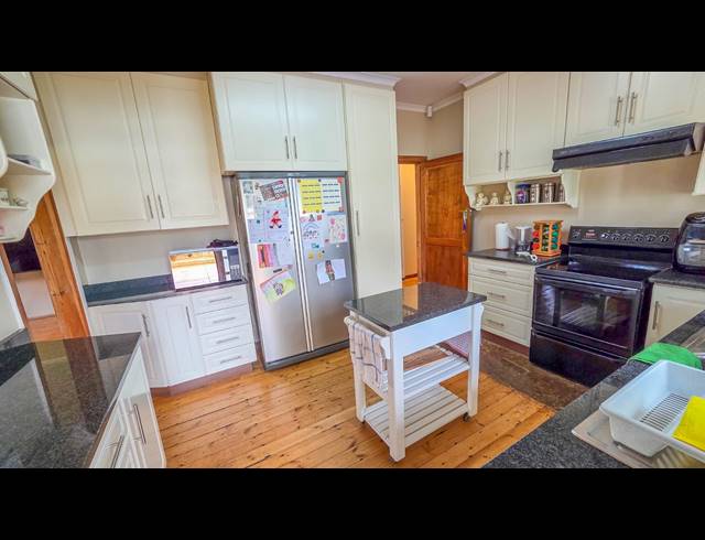 4 BEDROOM FREESTANDING FOR SALE IN HOWICK CENTRAL